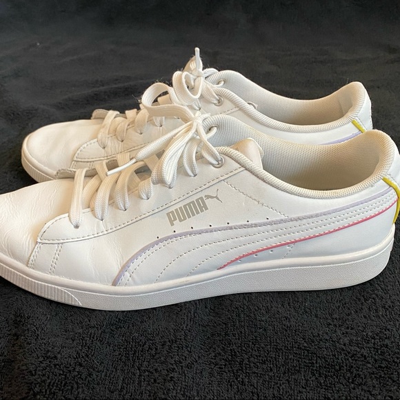 Puma Sneakers size 10 - Picture 3 of 6